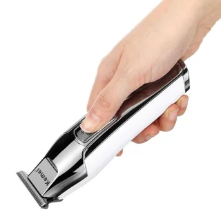 ماشین اصلاح موی صورت کیمی مدل KM-5027 با تیغه تیتانیوم پیشرفته، باتری قابل شارژ با 240 دقی 102109971